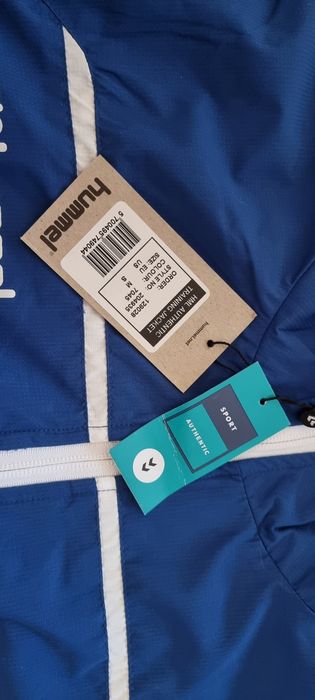 Чисто ново спортно яке, ветровка Hummel