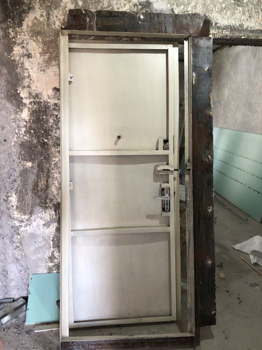 Входная дверь железная