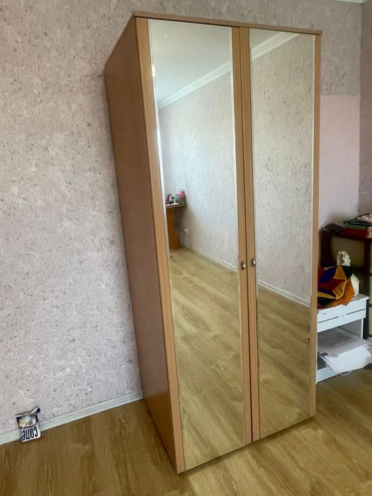 Шифоньер плательный с полками