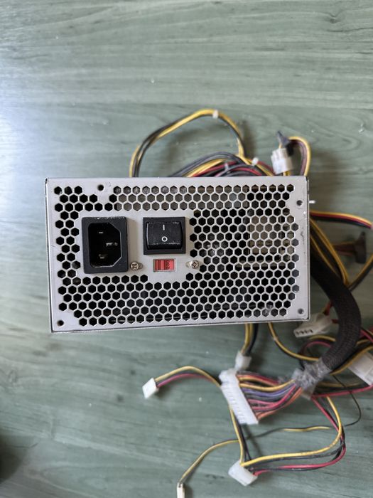 Sursa Sirtec 460W, merge impecabil