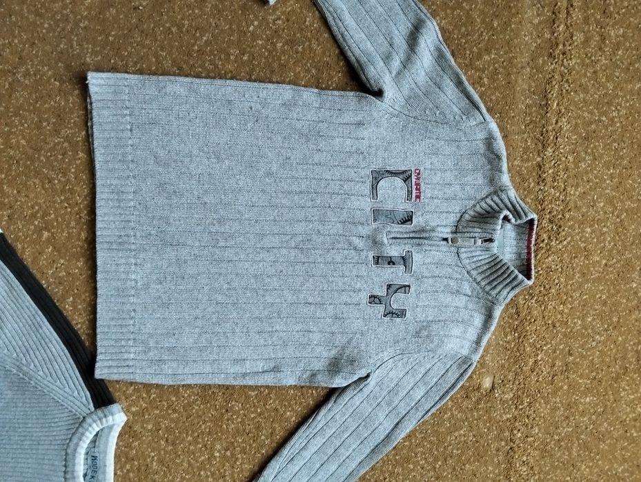 Продам теплые кофты (джемпера) на мальчика.