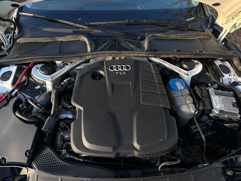 Audi a5 b9 2019 ușor avariat!!