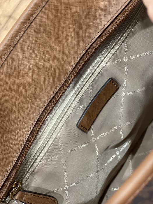 Сумка с ремнем майкл корс (Michael Kors)