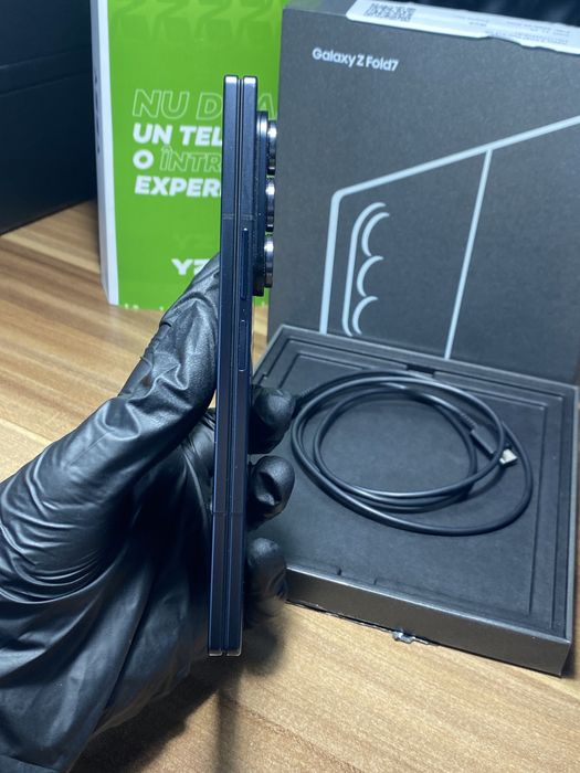 Samsung Galaxy Z Fold7 • 512 GB • Black