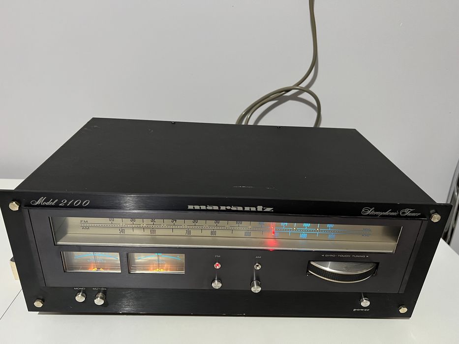 Marantz Stereophonic tuner Model 2100