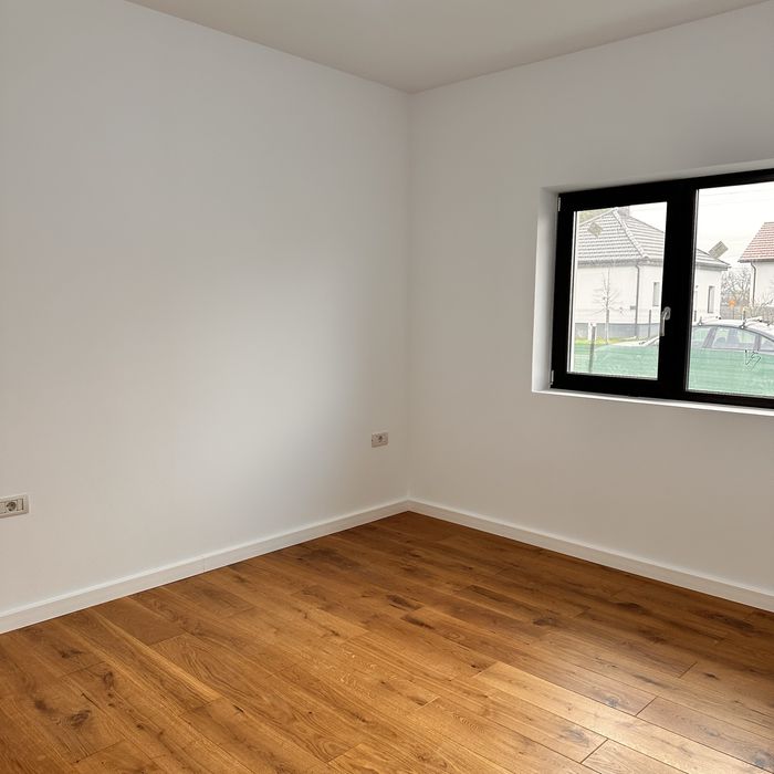 Casă pe parter Sânmihaiu Român