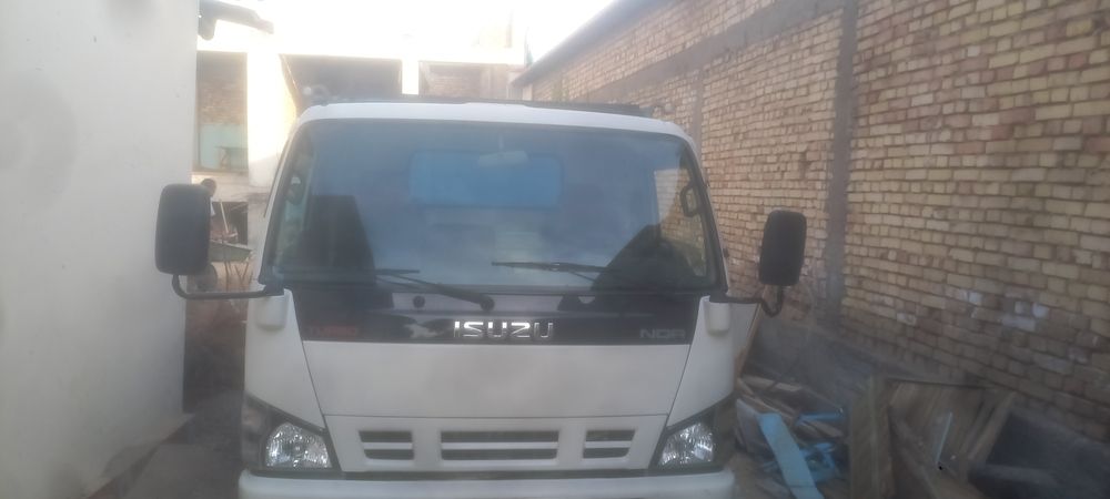 Исузи самосвал хизмати