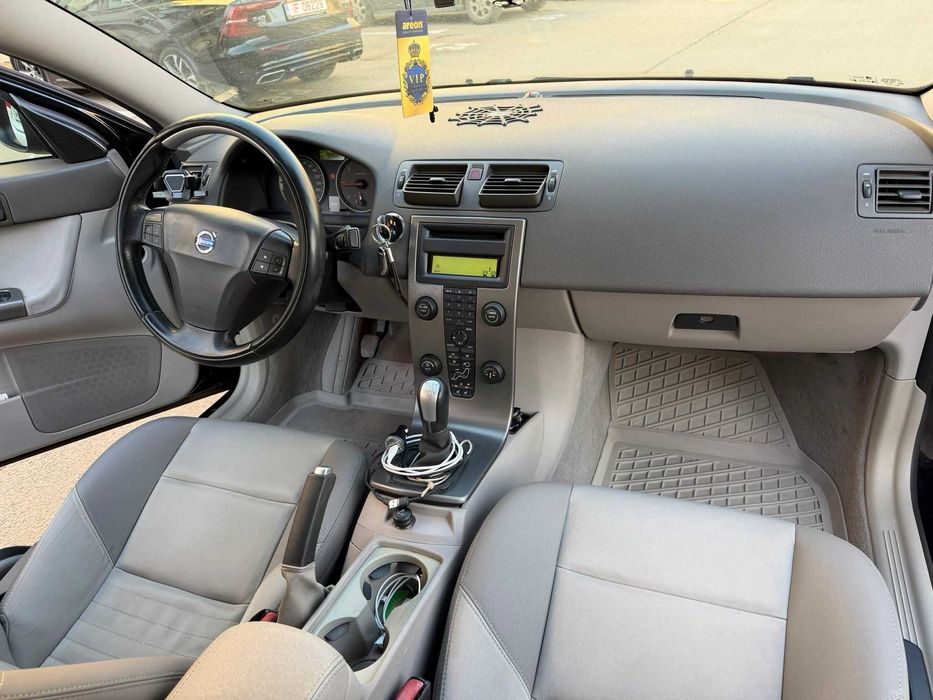 Mașina auto Volvo