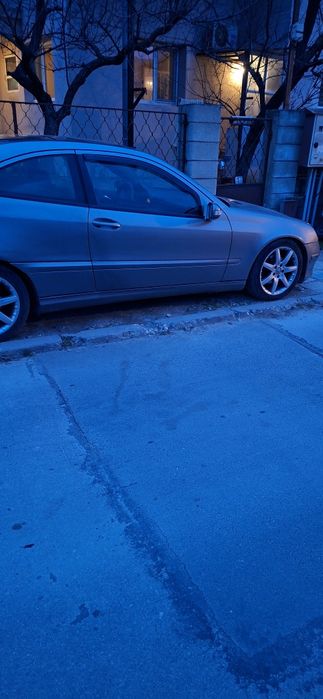 Продава се Мерцедес С-200