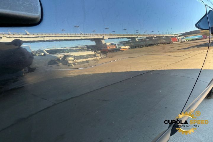 Usa / Portiera spate dreapta (mici zgarieturi) culoare Z11 Nissan Qas