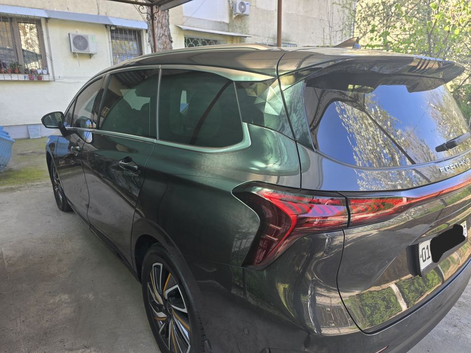 Срочно продам Dongfeng Forthing Yacht  7 мест