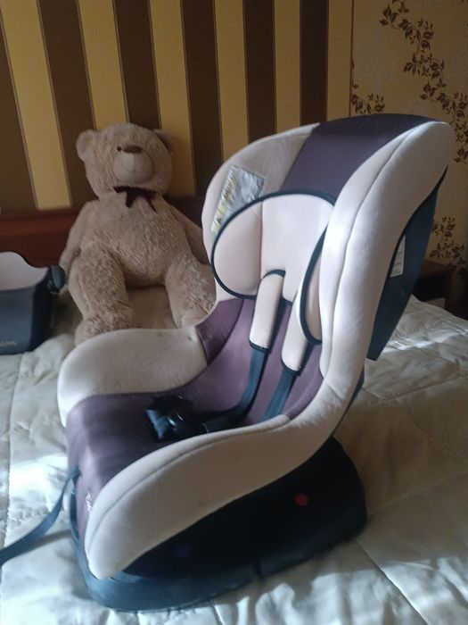 Продам детское автокресло и бустер.
