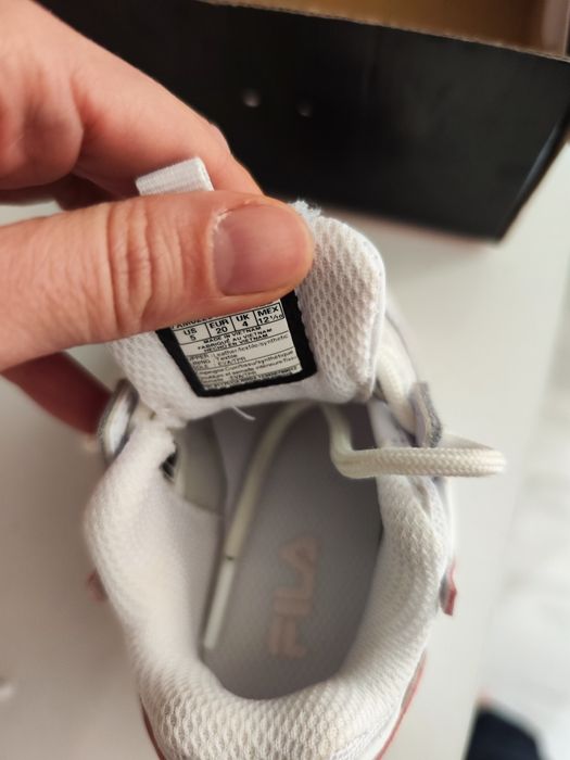 Бебешки /Детски маратонки Fila