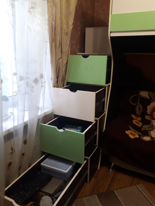 Кровать двухъярусная