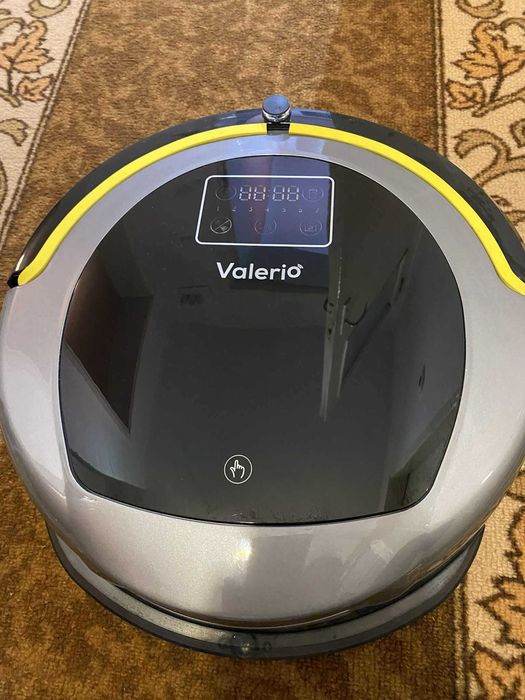 Машина за пречистване на вода/ прахусмокачка робот в добро състояние