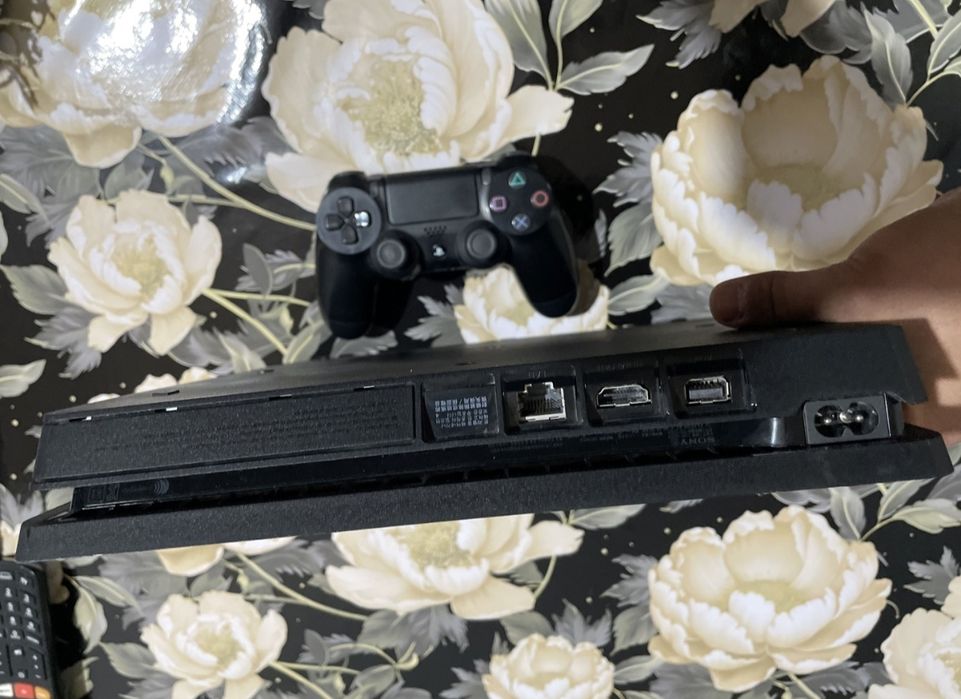 Playstation 4 slim 2 dona bor. Game clubda ishlatilmagan!