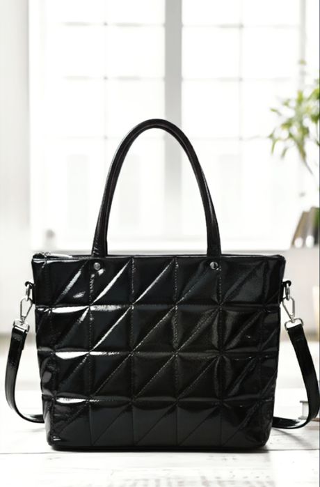 Стеганая лаковая сумка-тоут (шоппер)