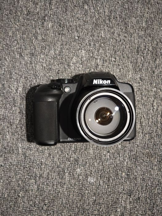 Cameră Nikon Coolpix B700 + SD Card