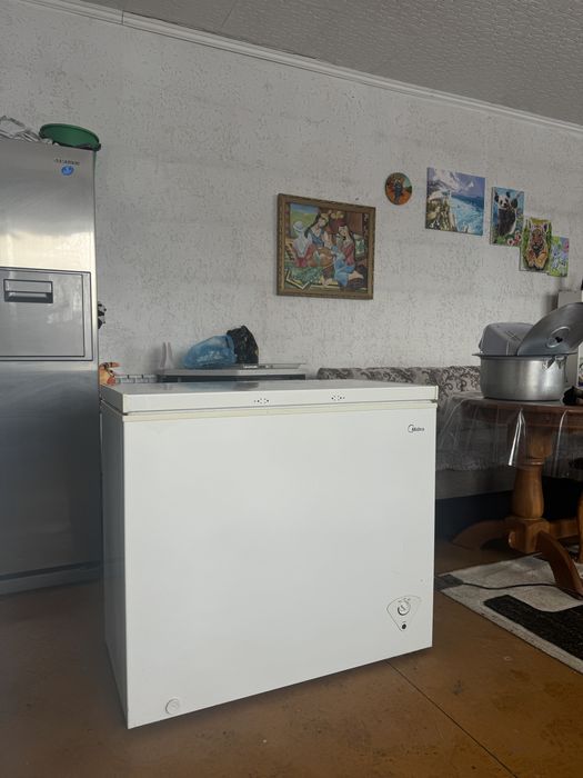 Продам морозильный ларь с домтавкой