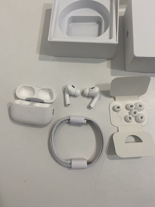 Vand 3 perechi AirPods Pro generatia 2