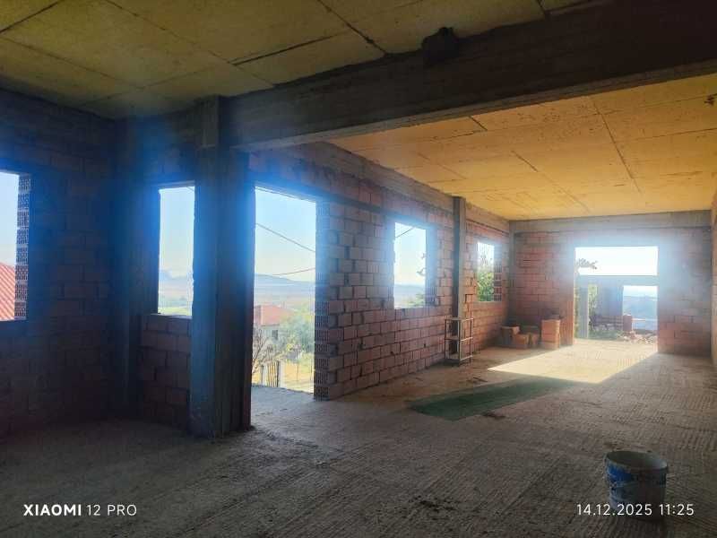 Недовършен апартамент с голям двор в Неа Кердилия, Амфиполи