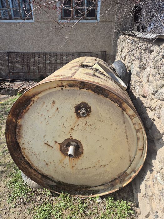 Продается бочка 2 тонна