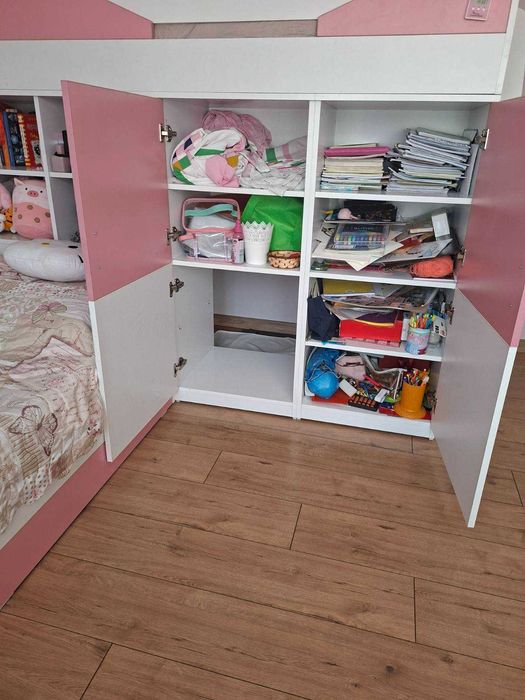 Поръчково обзавеждане за момичешка детска стая, с тайно скривалище