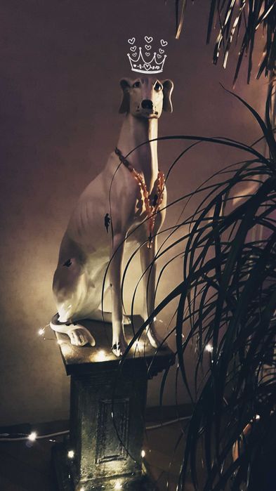 Хрътка от гипс в антикварен стил!