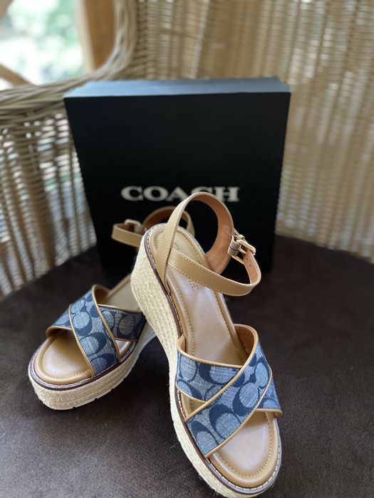 Босоножки Coach Outlet