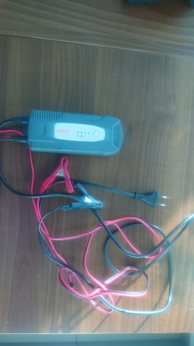 Зарядно устройство BOSCH C1
