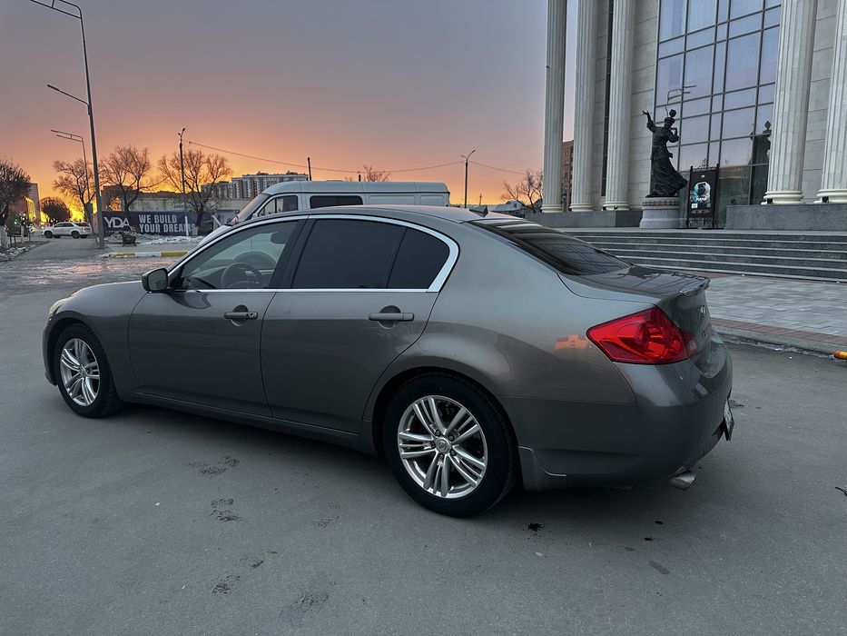 Продам автомобиль Infiniti G 37