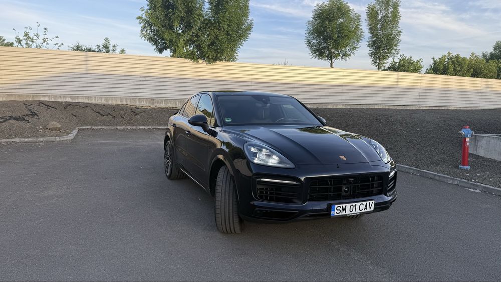 Porsche cayenne coupe hybrid 462 cp 2021