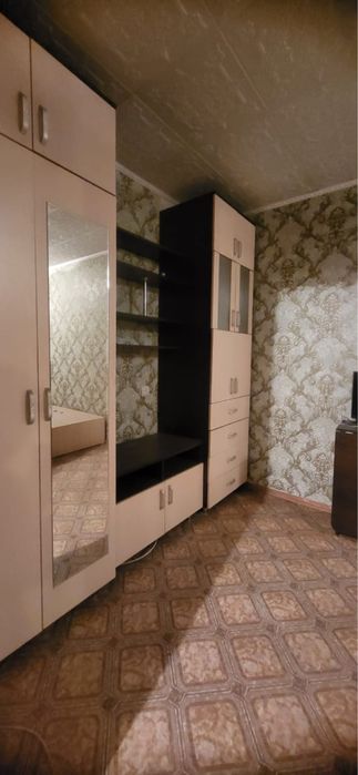 Продам 1 комн гостинку 19 мкрн