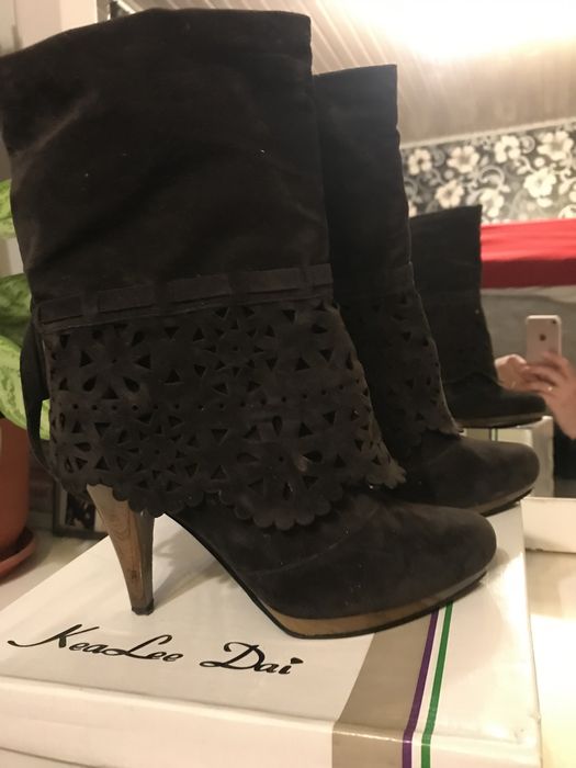 Дамски боти по 15 лв