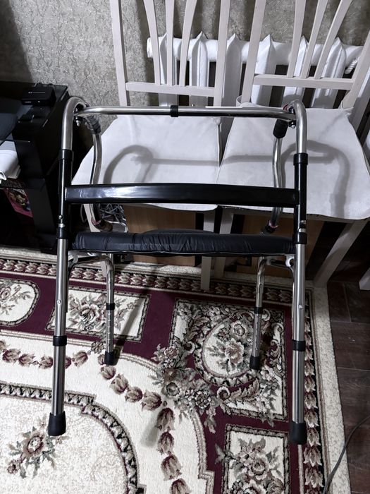 Ходунки для взрослых с сидушкой