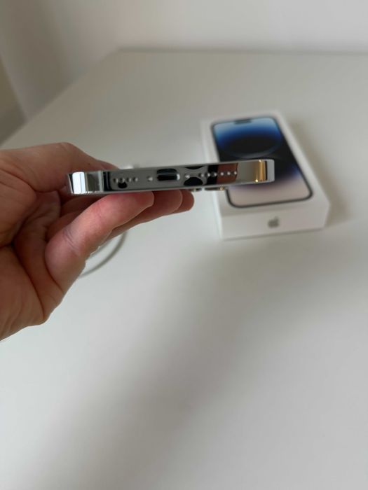 Продавам iPhone 14 Pro Max - white