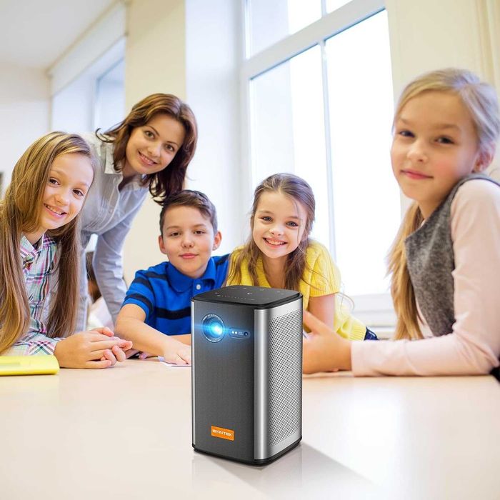 Преносим смарт 3D проектор BYINTEK P70 Android батерия