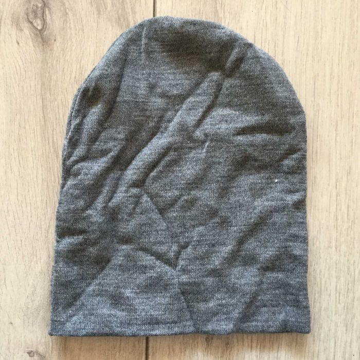 НОВА 100 % оригинална зимна плетена сива шапка CRAFT / Крафт за ски