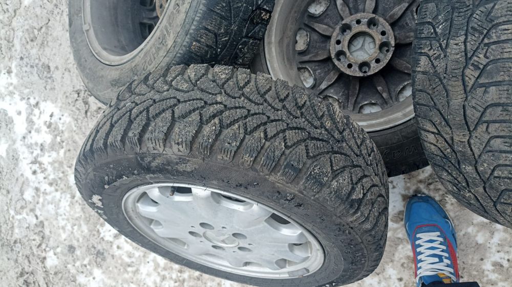 Диски с резиной на Мерседес