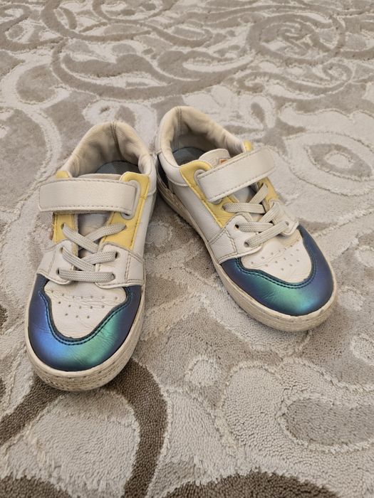 Продам обувь на девочку