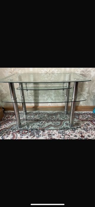 Продам столики , подставки из стекла