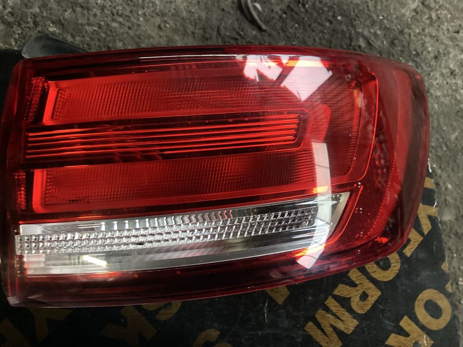 Audi A4 B9 Седан Десен Стоп