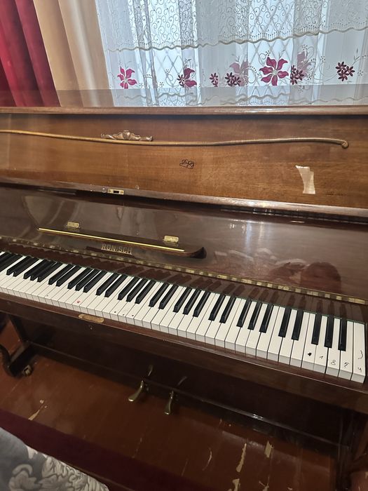 Пианино немецкого производства “RONISCH”