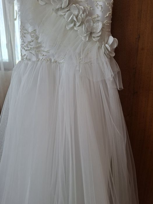 Шаферска рокля за 8-9 годишно момиче