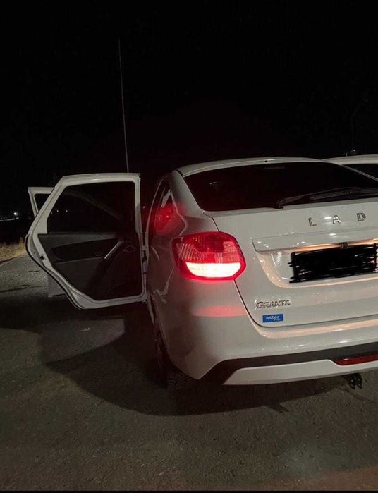 Машина Lada Granta