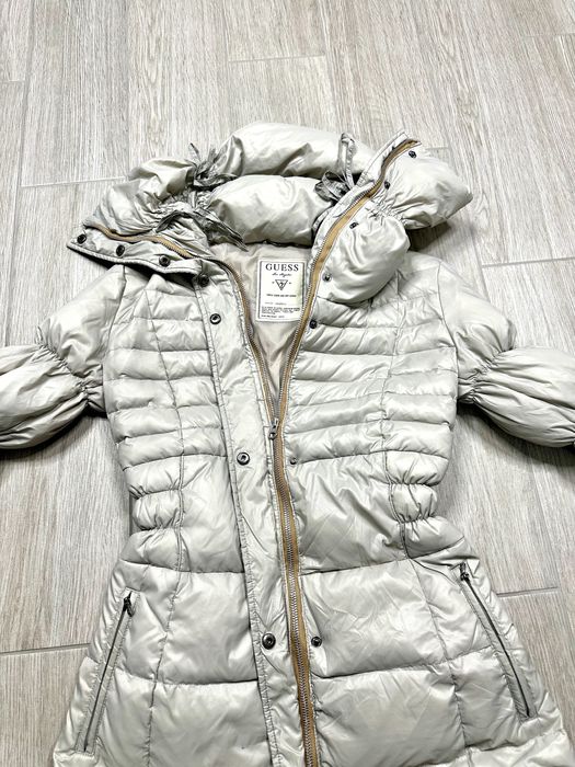 Дамско зимно яке Guess - размер S, отлично състояние