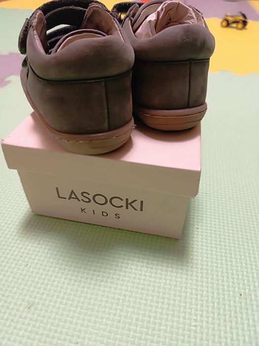 Papuci Lasocki măr.23