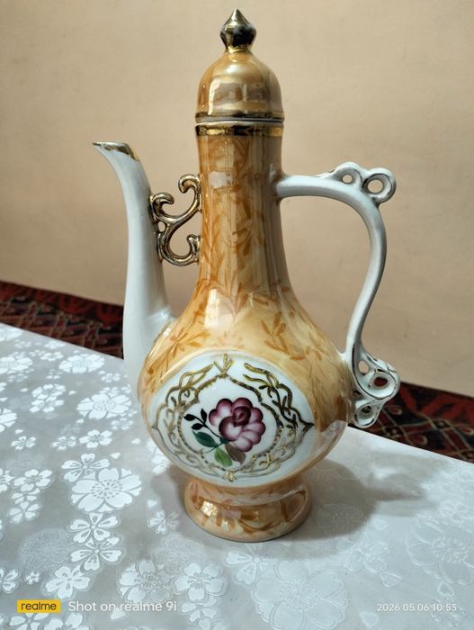 Чайник, кувшин,кофейник фарфоровые изделия