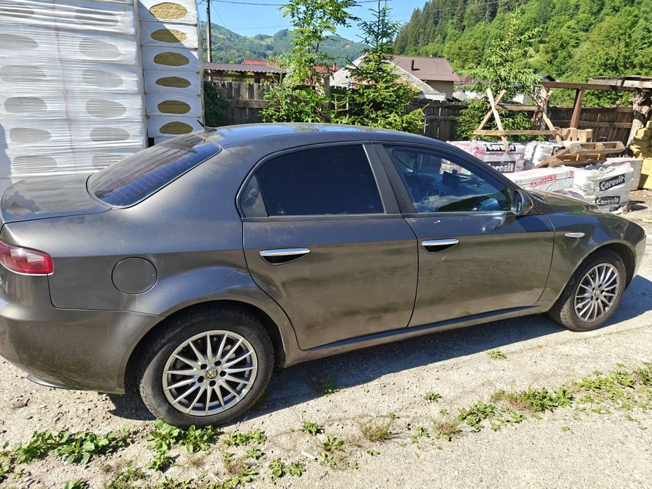Vând Alfa Romeo 159