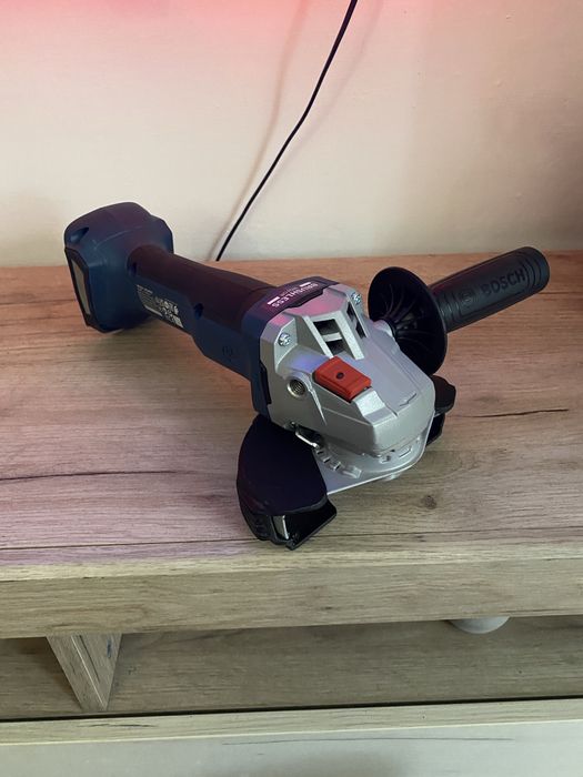Polizor Unghiular Bosch GWS 8 18v